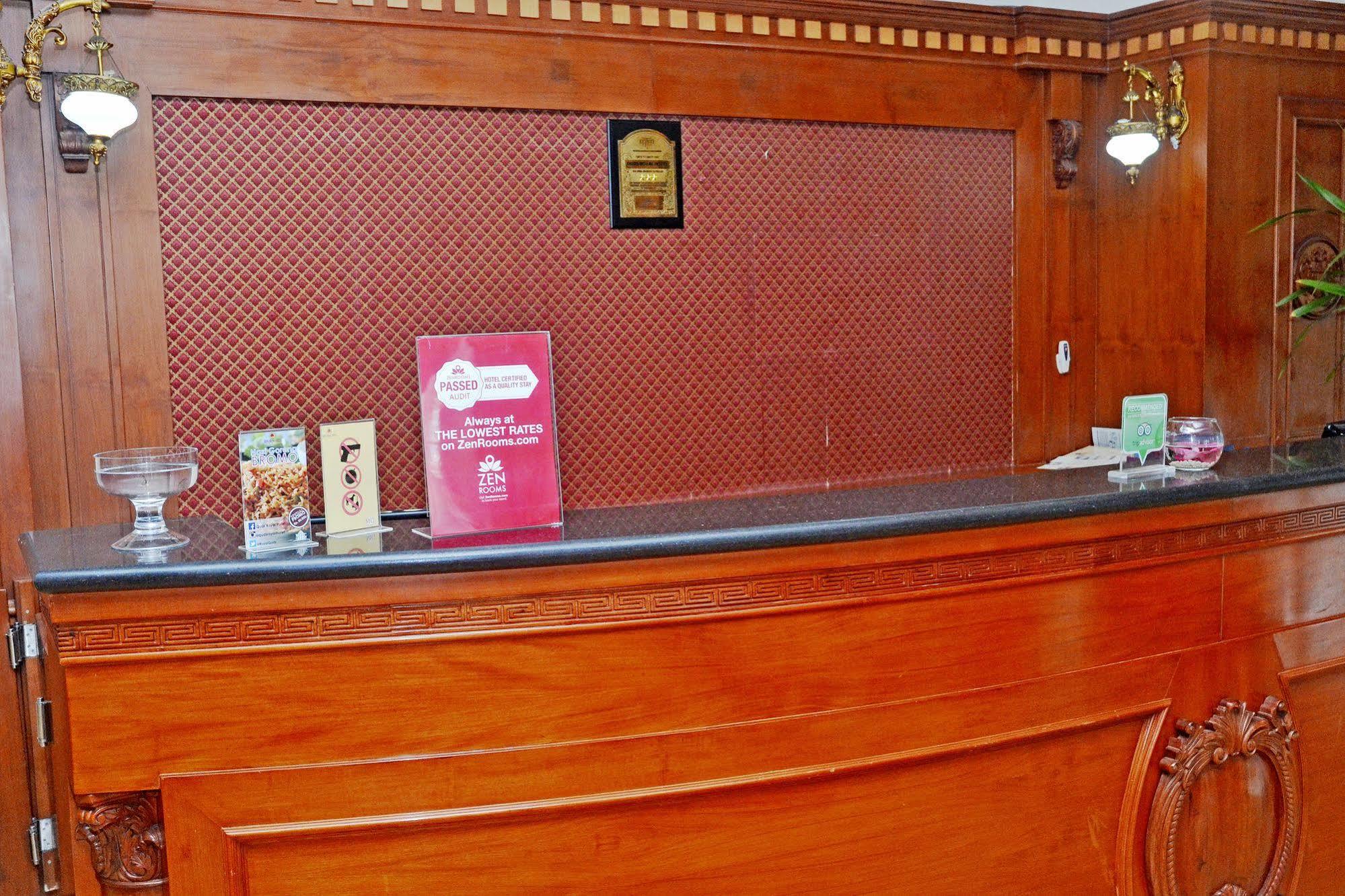 Zen Rooms Sultan Iskandar Muda Surabaya Luaran gambar