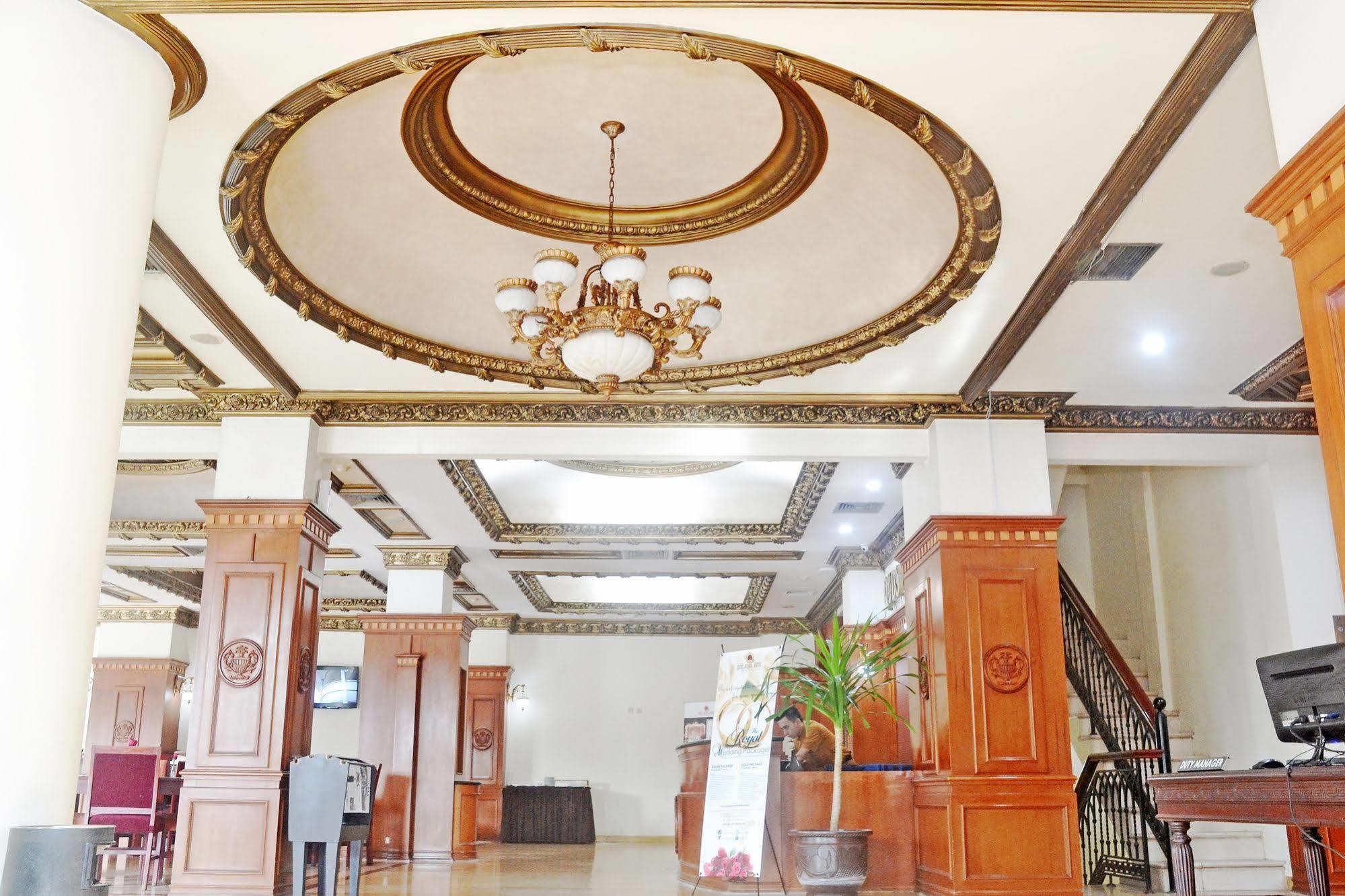 Zen Rooms Sultan Iskandar Muda Surabaya Luaran gambar
